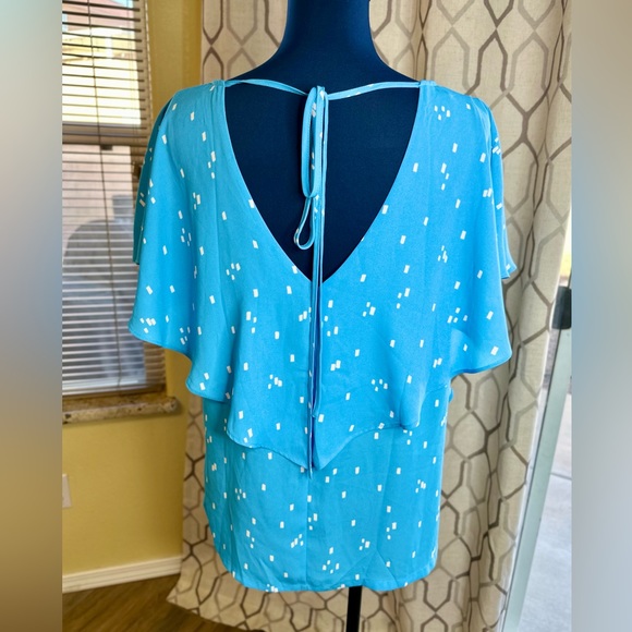 EUC LOFT Blue & White Confetti Print Tiered Flutter Sleeve Blouse - Picture 12 of 15